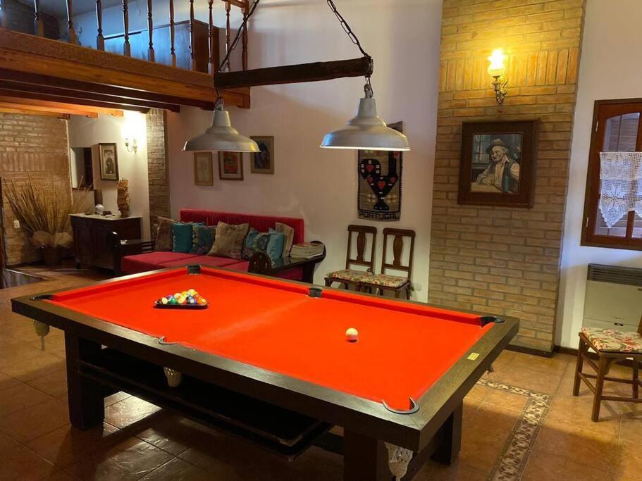 CASA CON VISTA A LAS SIERRAS