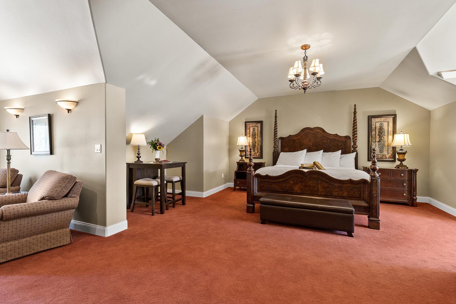 Summer Creek Inn
