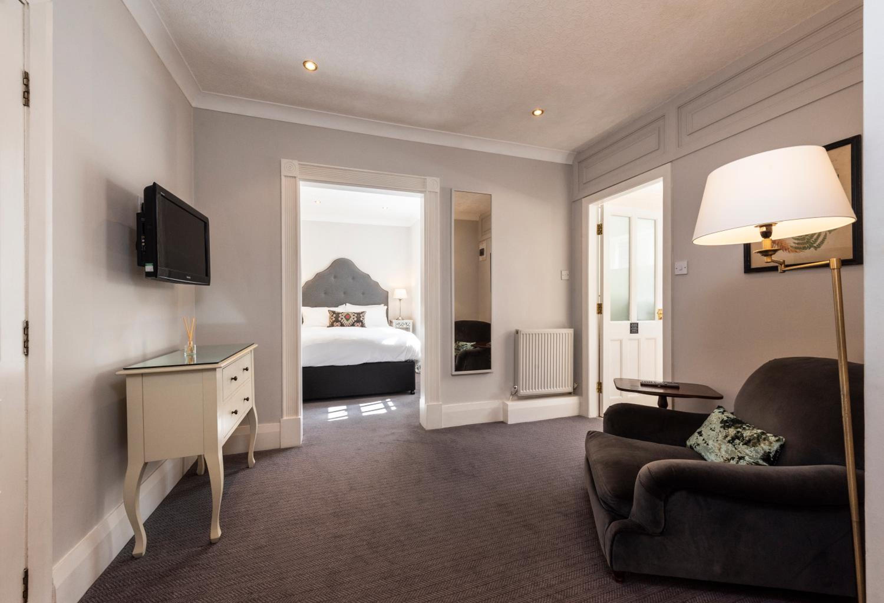 Warrington Vacations - Statham Lodge Hotel - Property Image 4