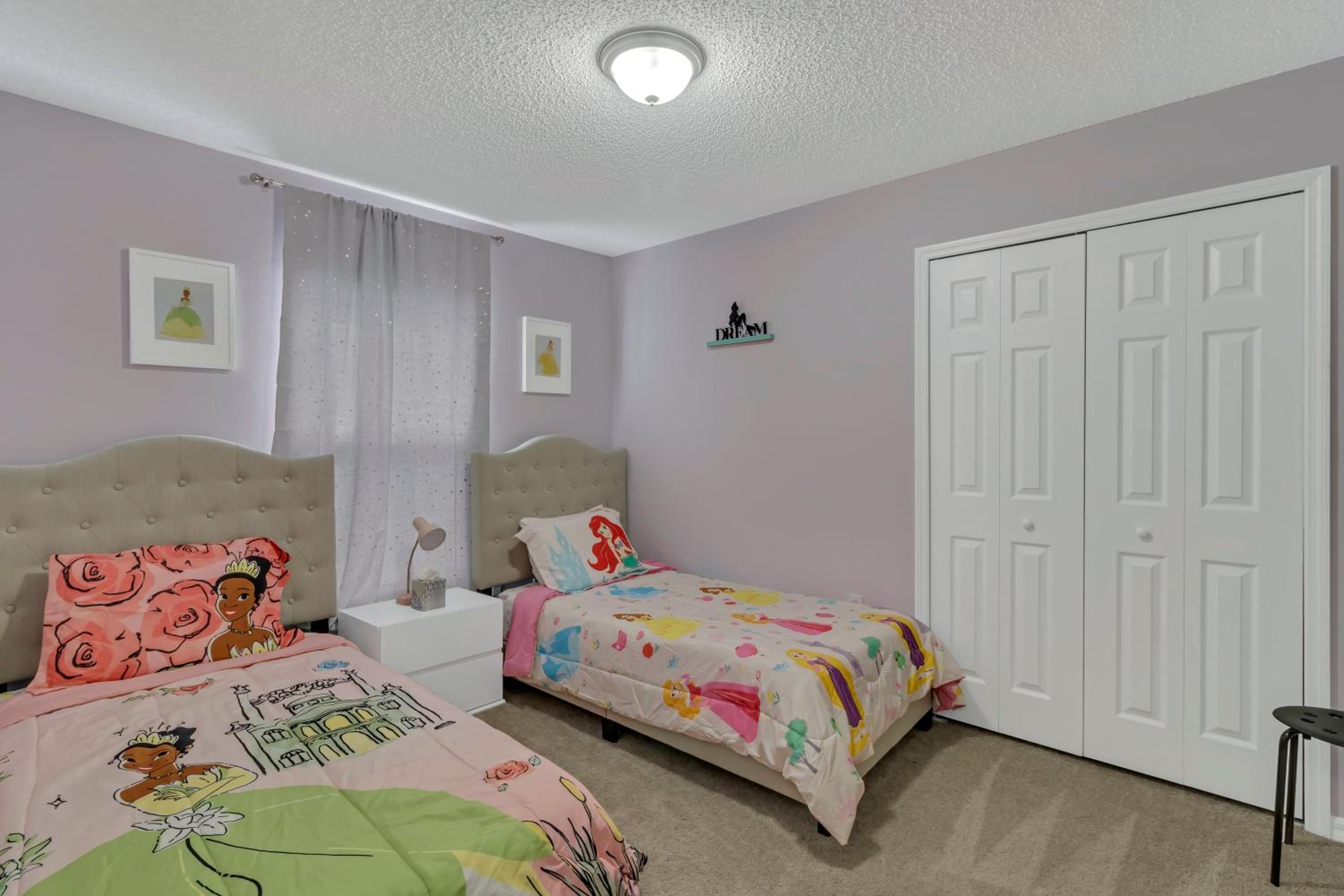 Disney Themed House Free Heated Pool close Disney 5br 9bd