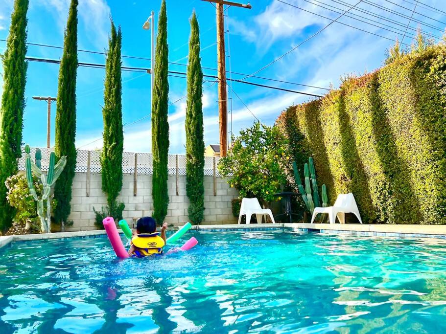 Endless summer in LA *HEATED POOL/HOT TUB/CABANA*