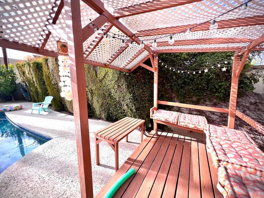 Endless summer in LA *HEATED POOL/HOT TUB/CABANA*