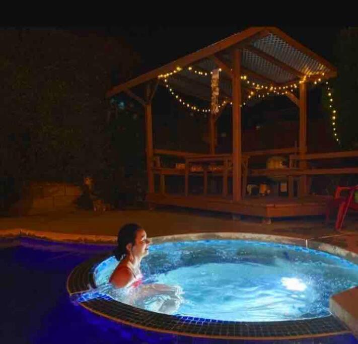 Endless summer in LA *HEATED POOL/HOT TUB/CABANA*