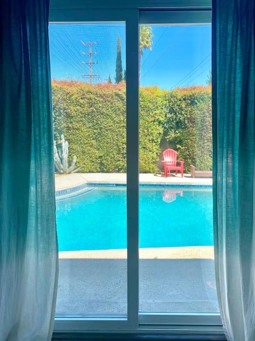 Endless summer in LA *HEATED POOL/HOT TUB/CABANA*
