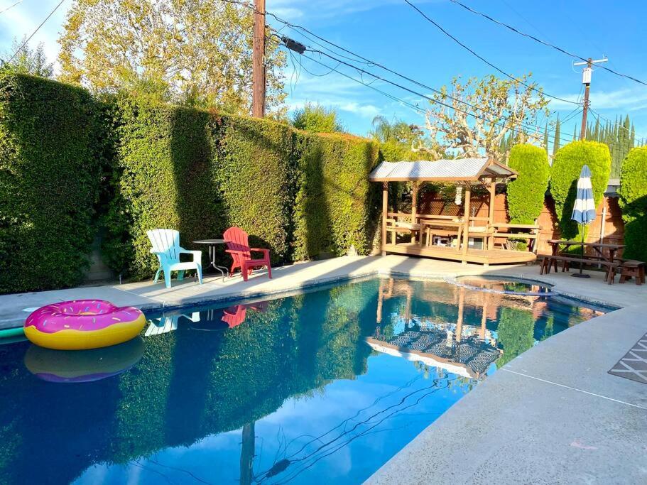 Endless summer in LA *HEATED POOL/HOT TUB/CABANA*