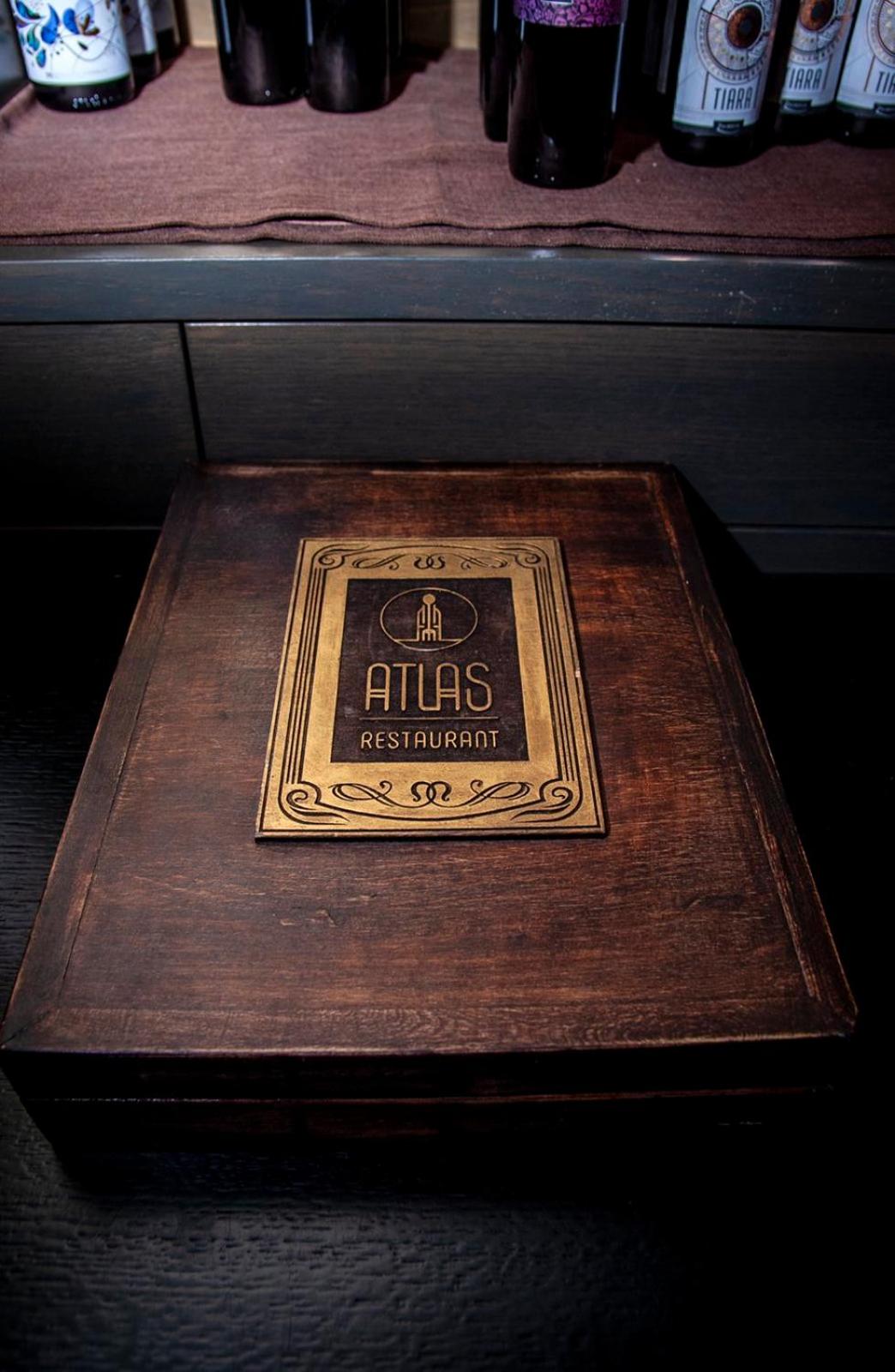 ATLAS HOUSE Luxury Suites