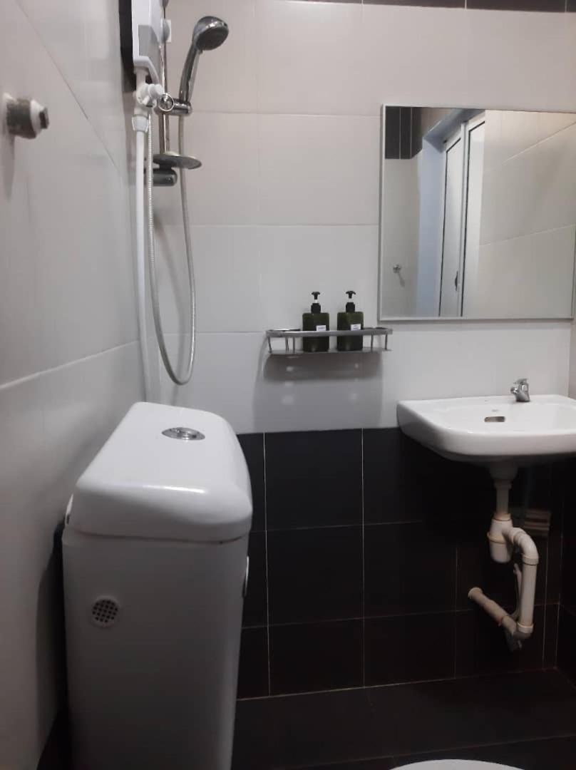 Kota Kinabalu Vacations - BerataStay  Segamat - Property Image 4