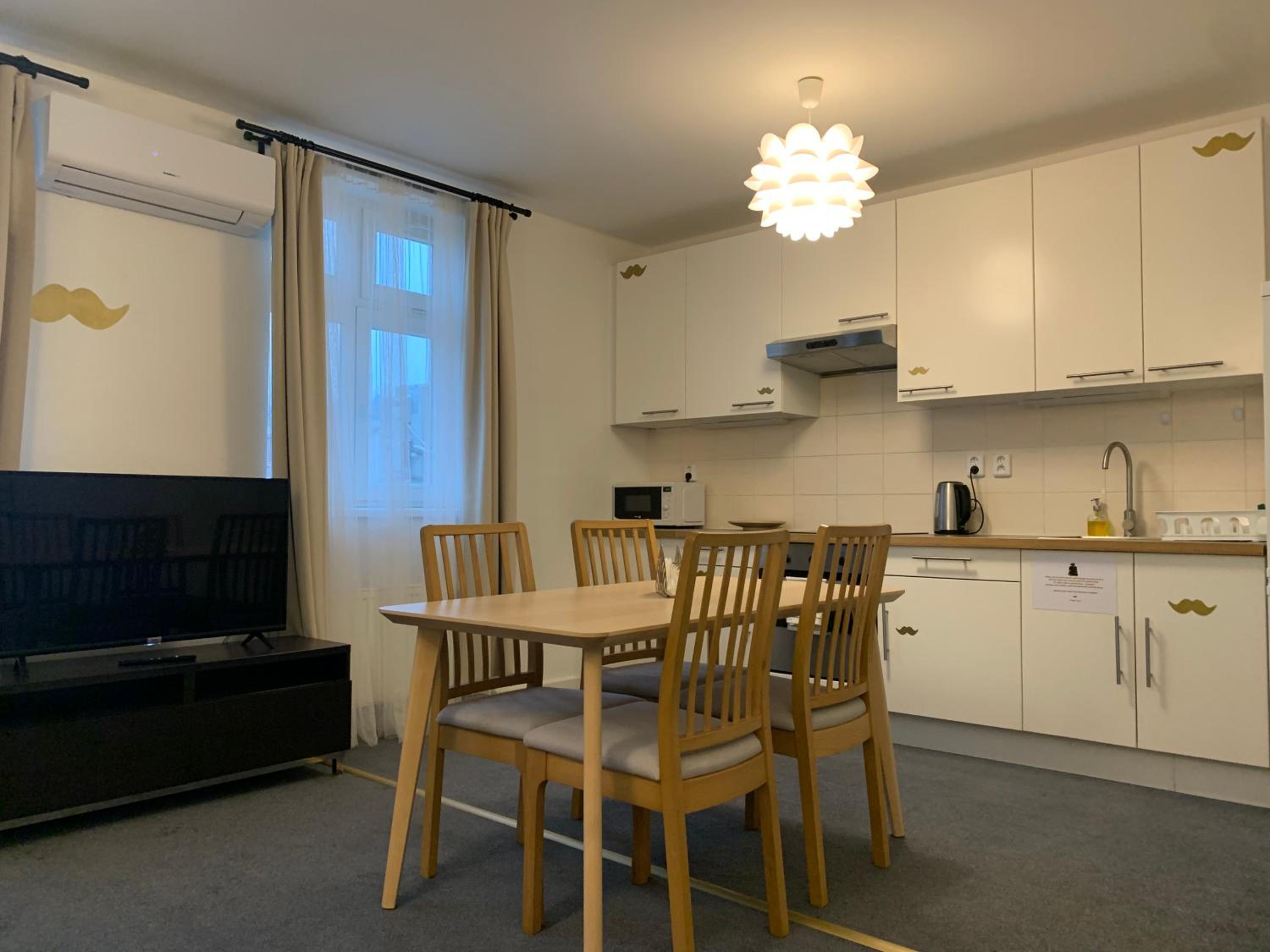 Little Tom Apartments