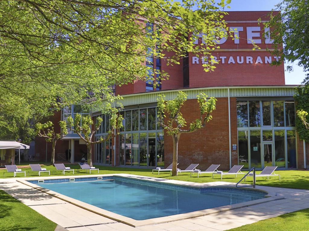 Hotel Ciutat de Granollers - Image 1