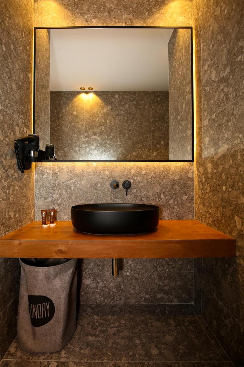 Nobus Hotel & Spa 35
