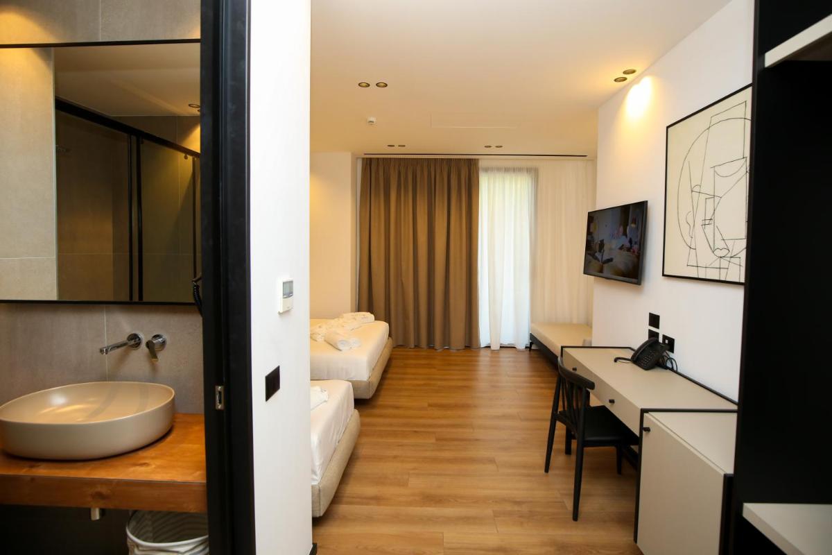 Nobus Hotel & Spa 56
