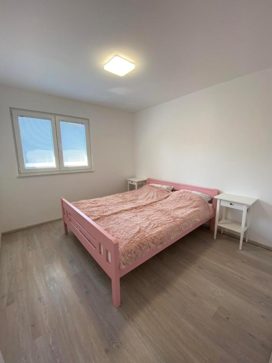Dorothy Apartman Vir view 2