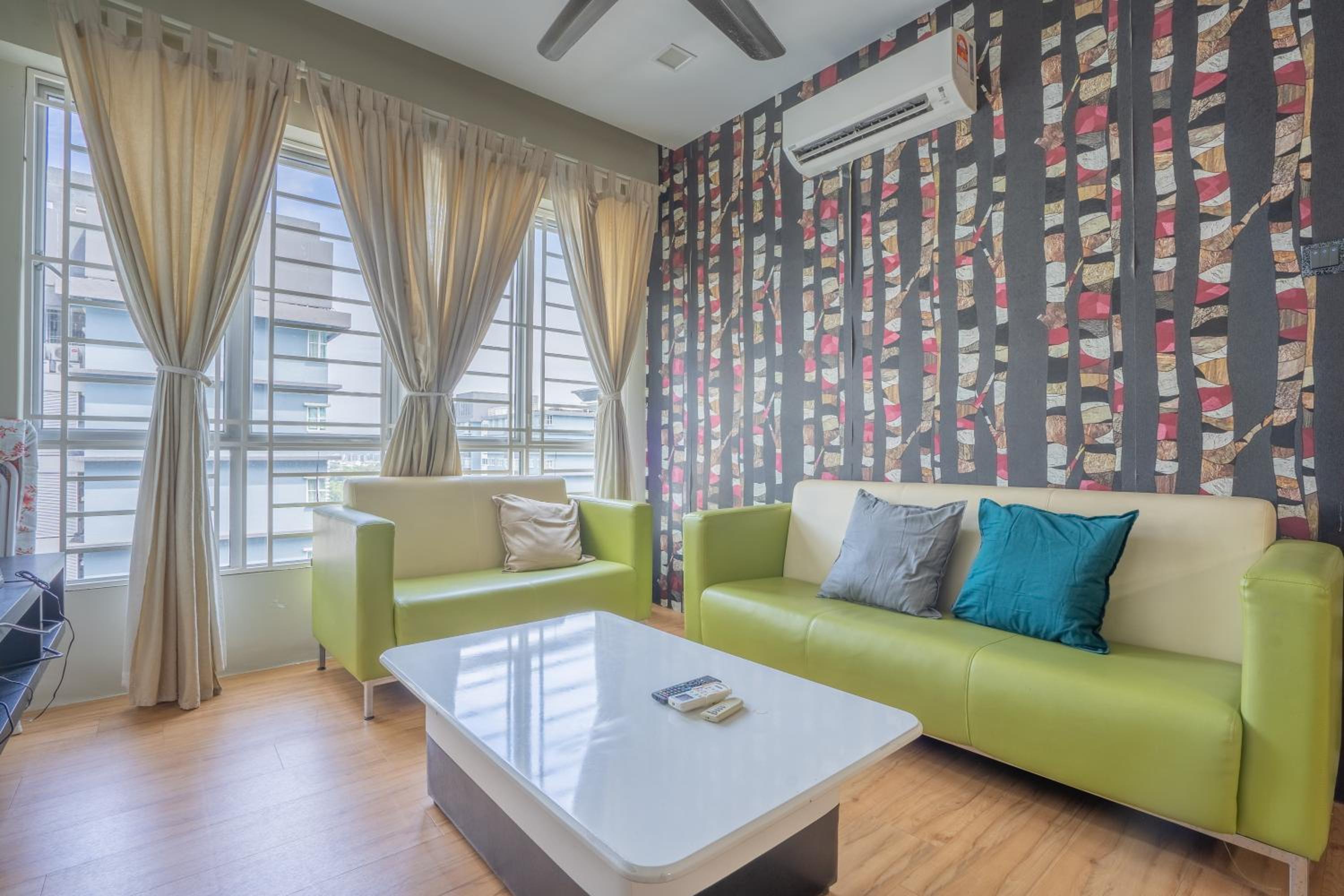 Cozy 2-bedroom for 4 pax with Pool - Subang Jaya view 3