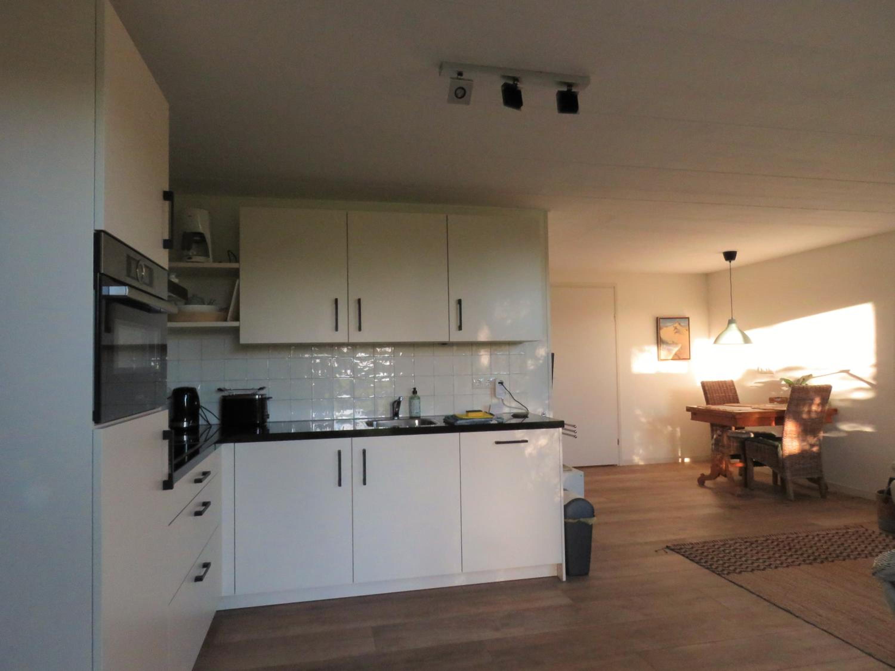 in de Boomgaard en Burgh Haamstede — kitchen