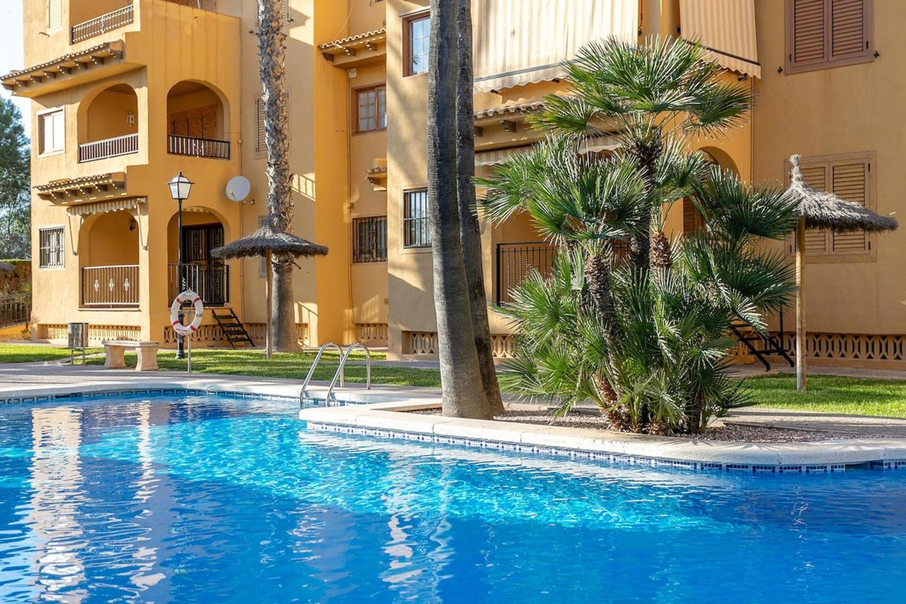 Spacious apartment with sea view in La Mata - 75 m² - Pool