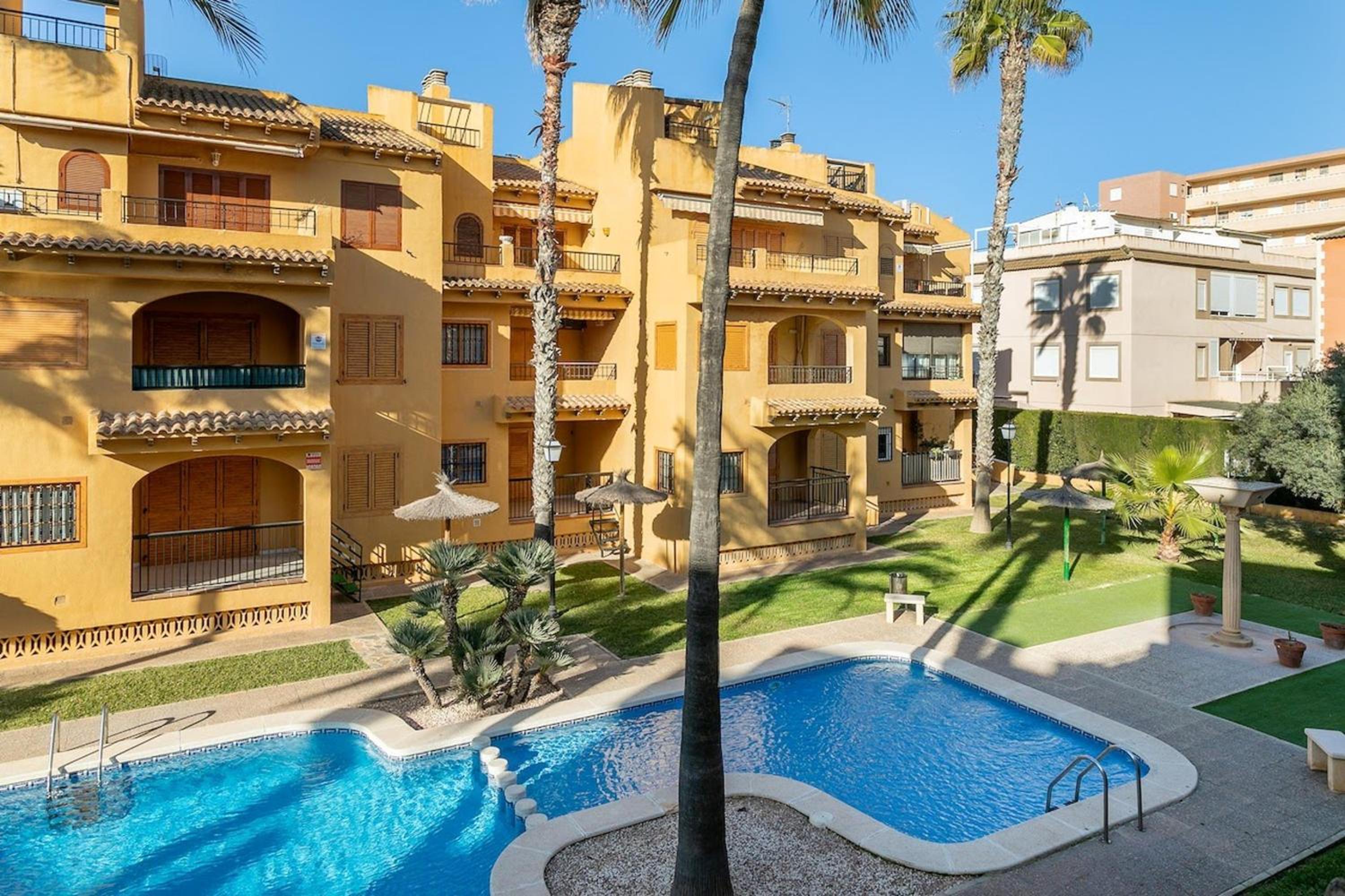Spacious apartment with sea view in La Mata - 75 m² - Pool