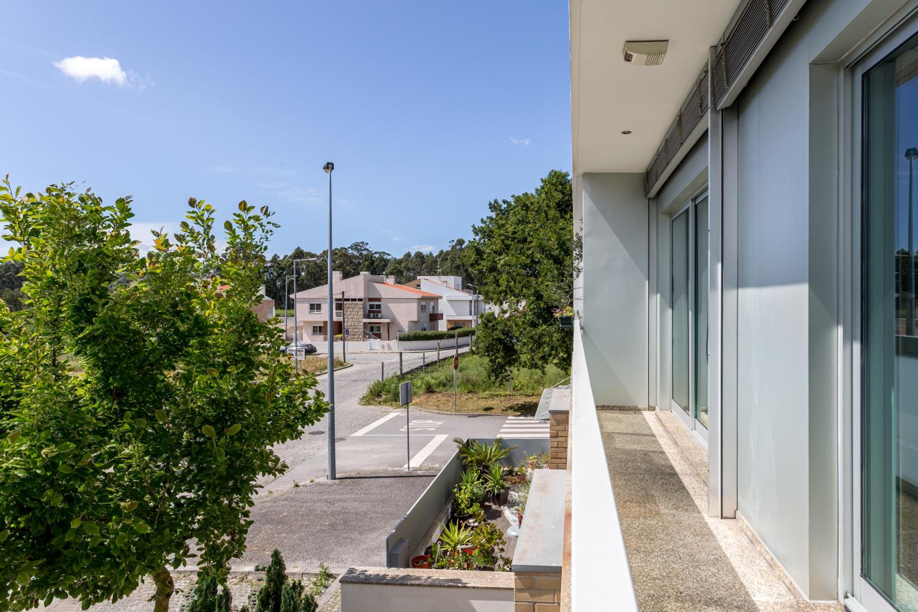 GuestReady - Stunning house w/ parking near Porto view 2