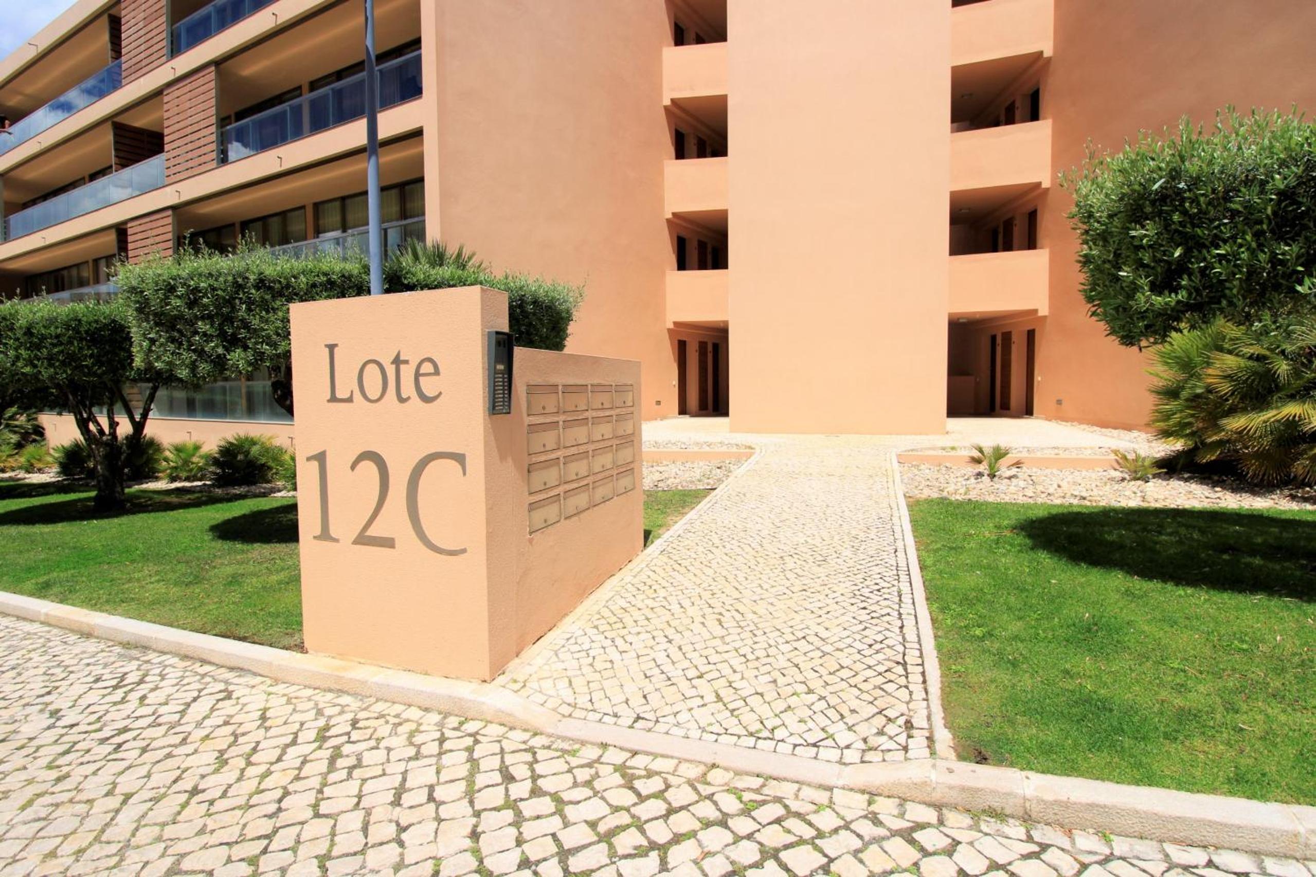 Albufeira Salgados Premium 1 With Pool by Homing view 4