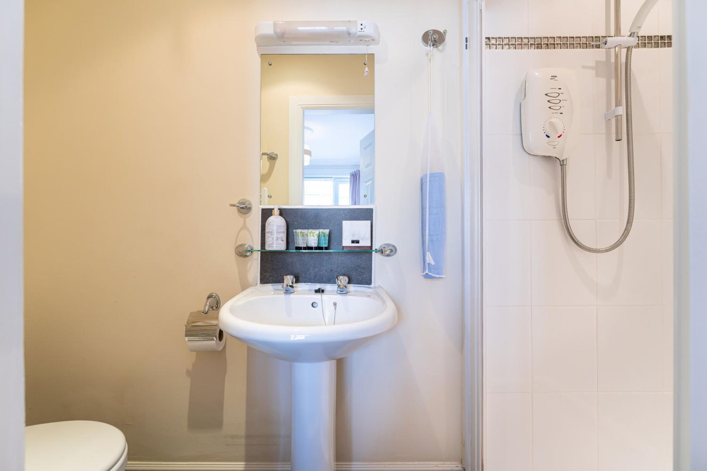 NEW Four Bedroom House - all rooms ensuite, photo 22