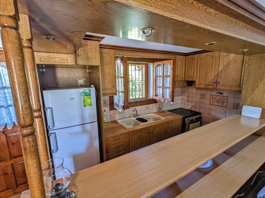 Lovely Lontza, A Cozy 2-Bedroom House. photo 5
