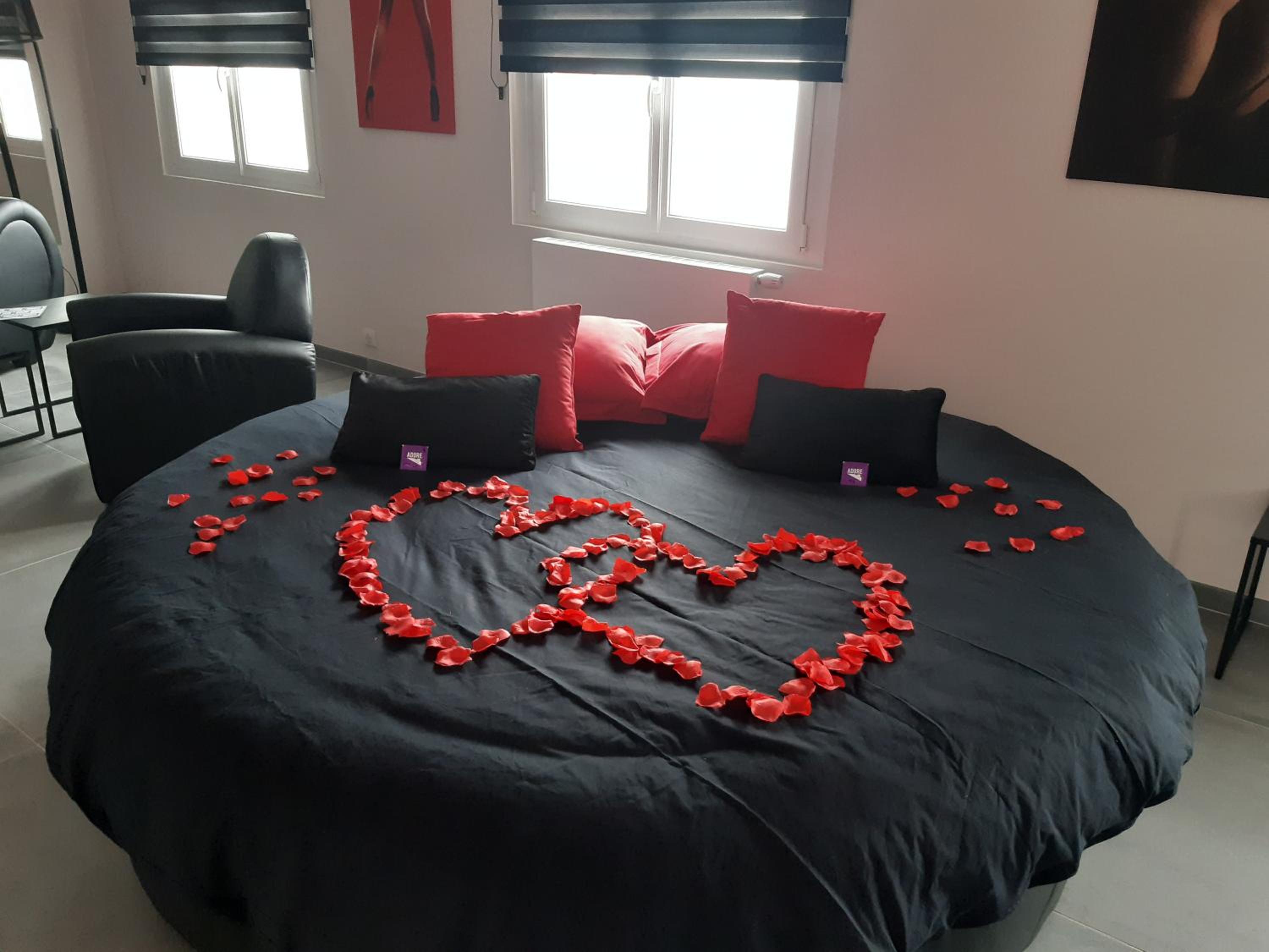 Ds Plaisir Love Room avec sauna, jacuzzi à Nancy view 2