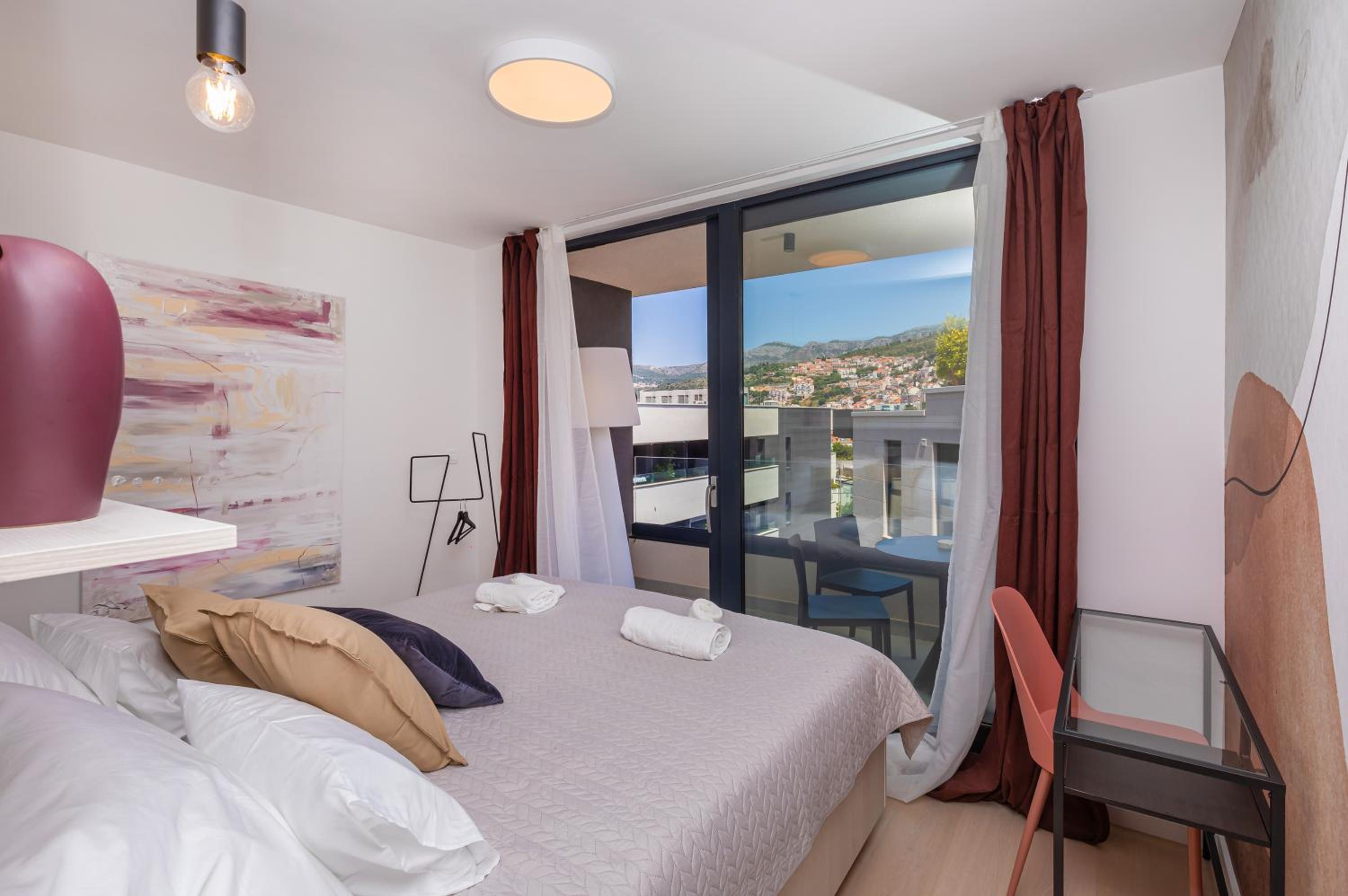Sunny LOL Port Apartments in the city centre