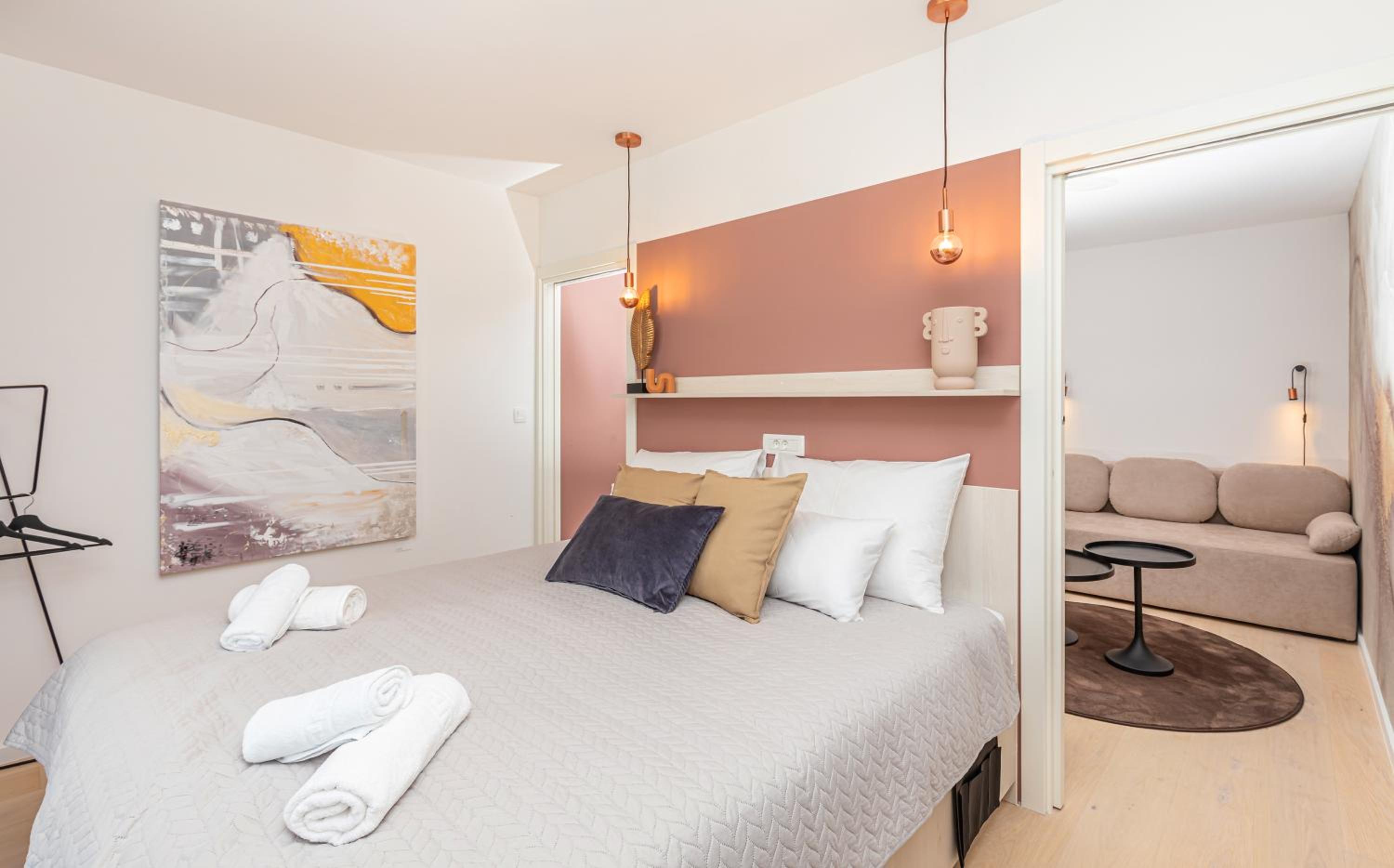 Sunny LOL Port Apartments in the city centre