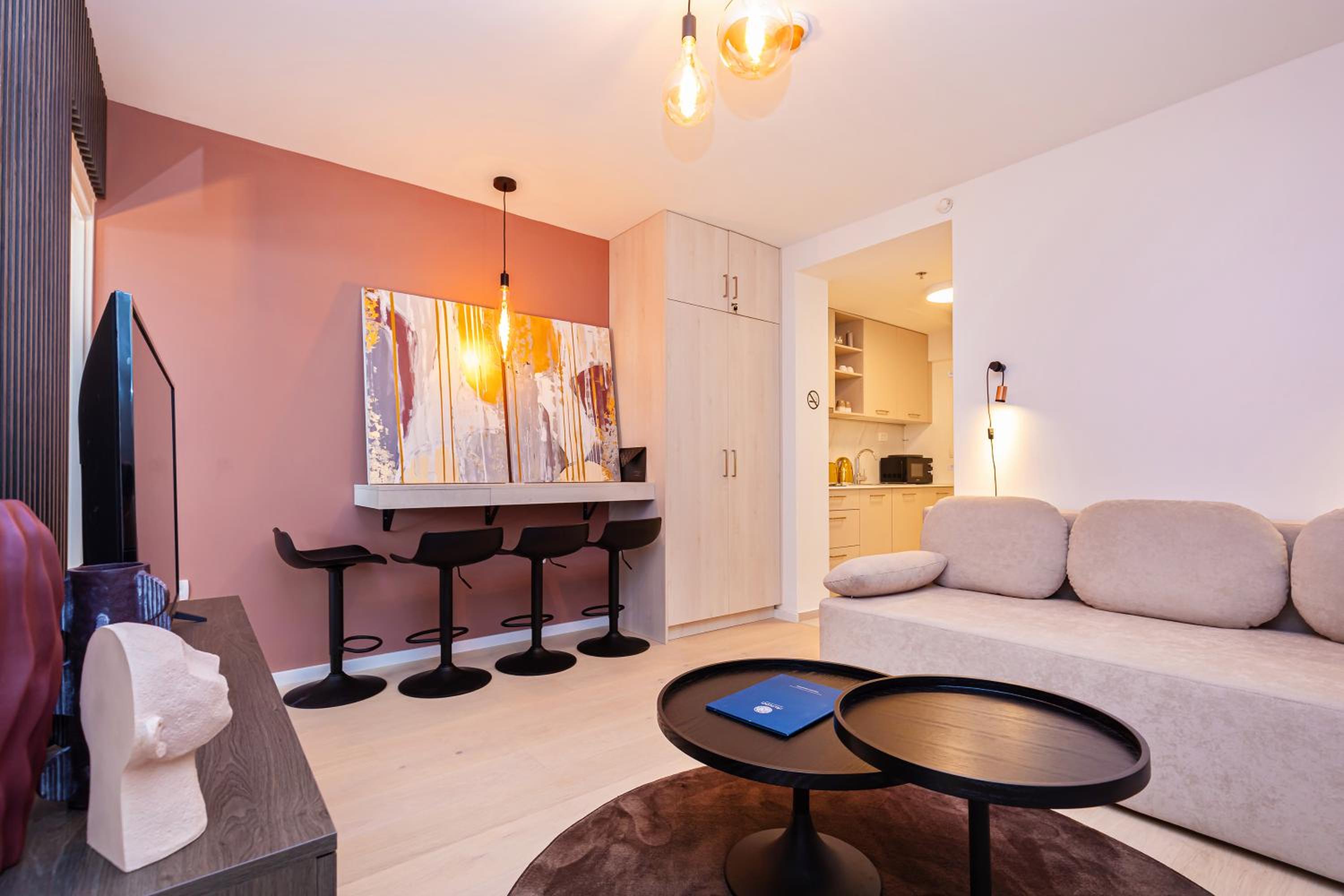 Sunny LOL Port Apartments in the city centre