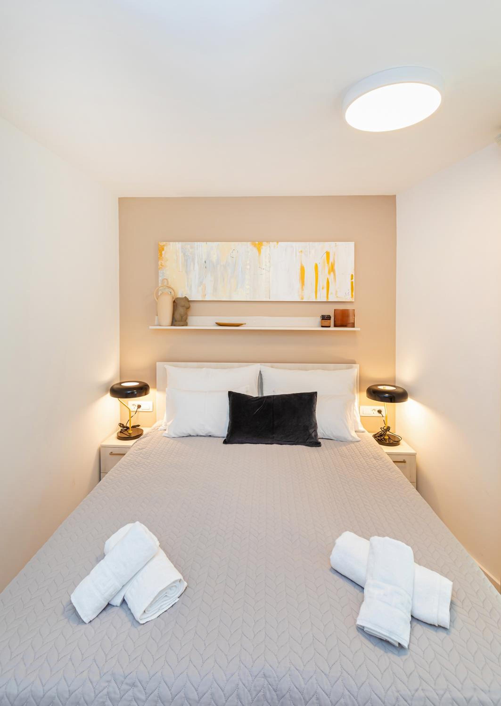 Sunny LOL Port Apartments in the city centre