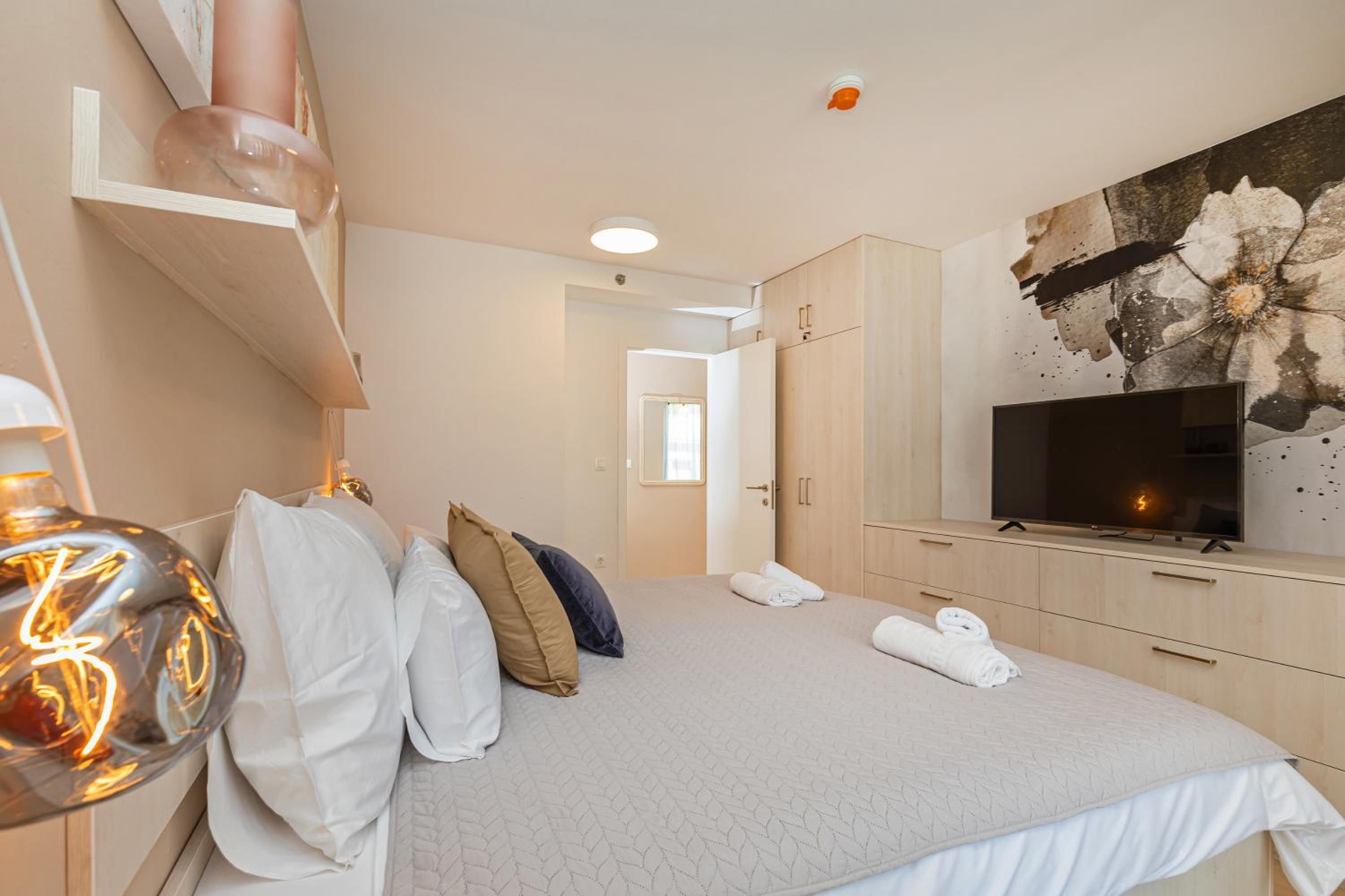 Sunny LOL Port Apartments in the city centre