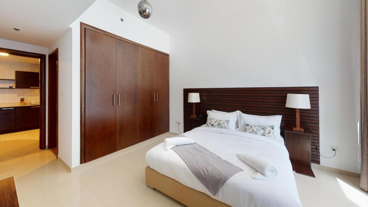 Hometown Apartments Trendy One Bed Apt in Ontario Tower