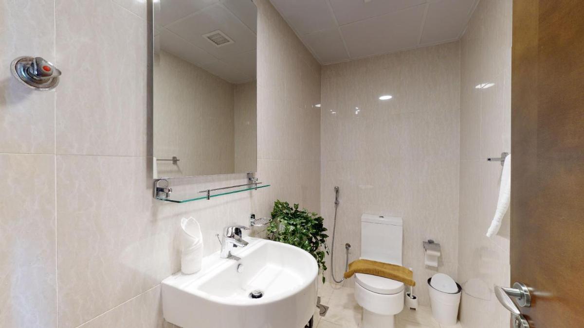 Hometown Apartments Trendy One Bed Apt in Ontario Tower