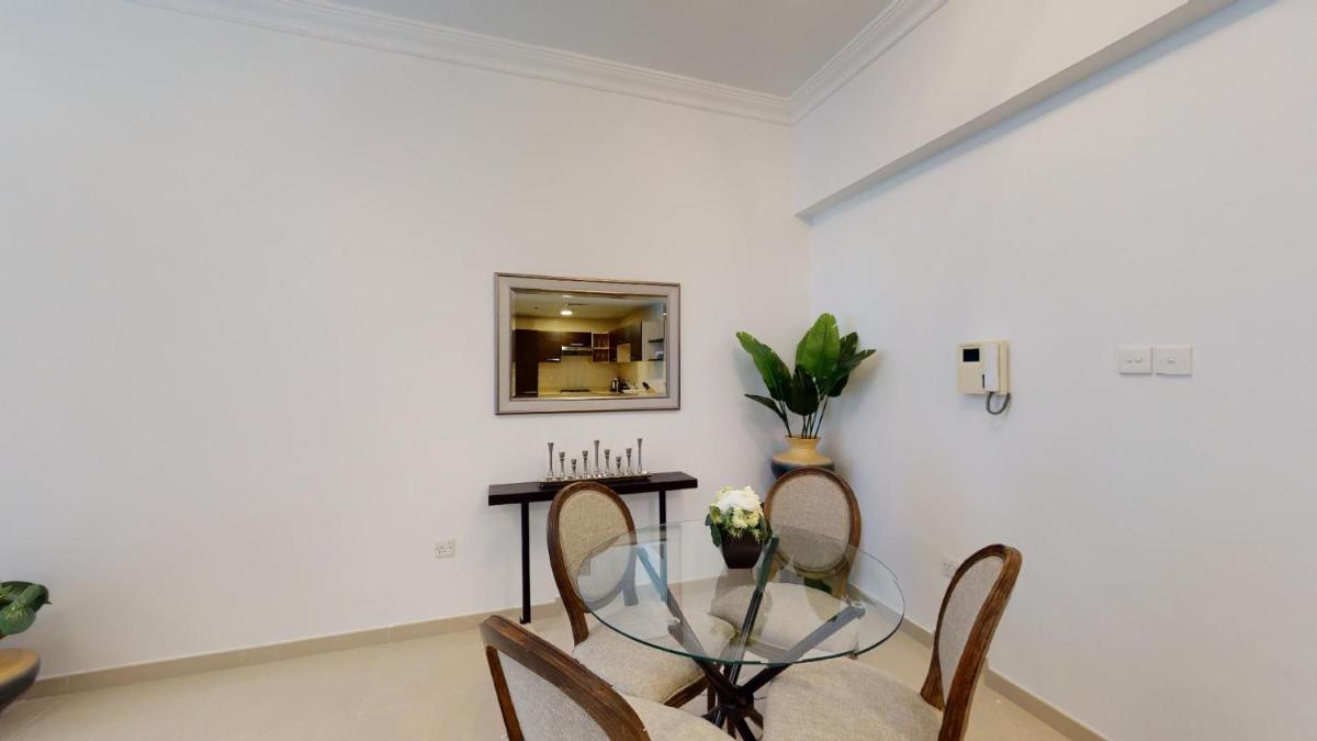 Hometown Apartments Trendy One Bed Apt in Ontario Tower