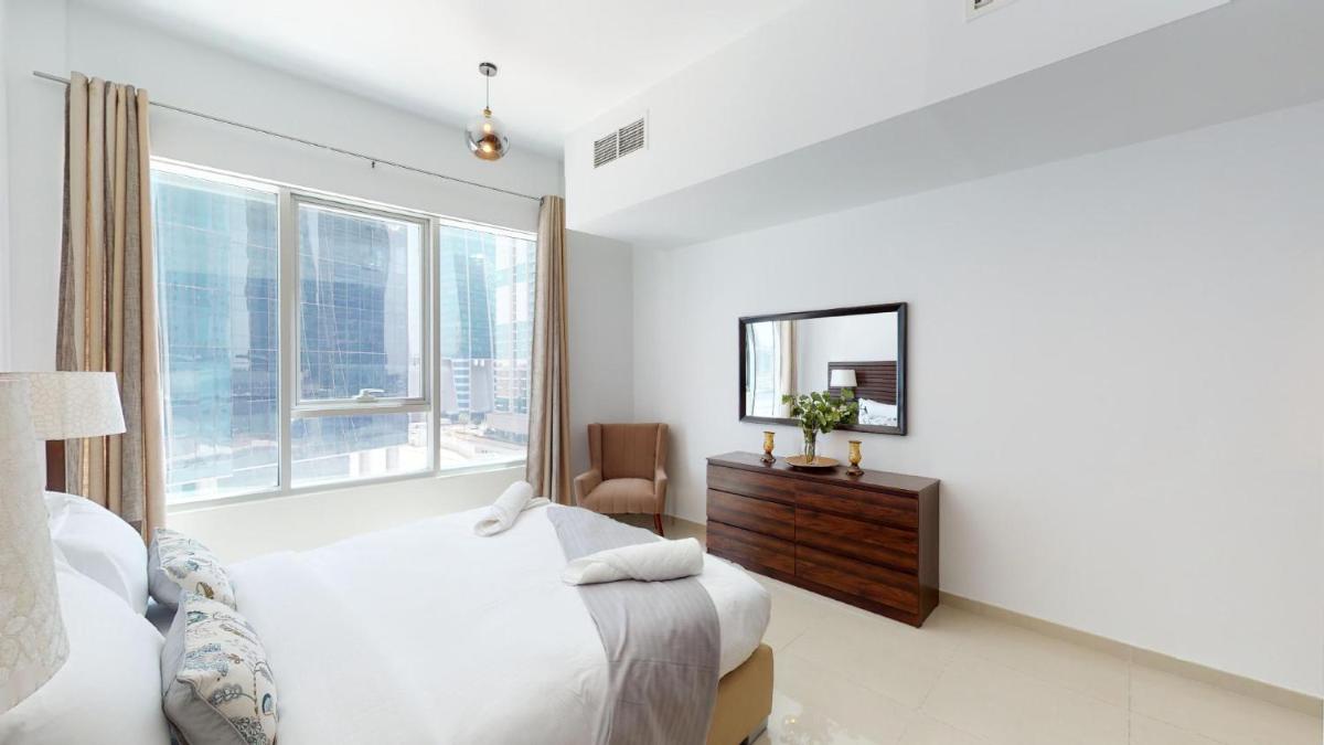 Hometown Apartments Trendy One Bed Apt in Ontario Tower