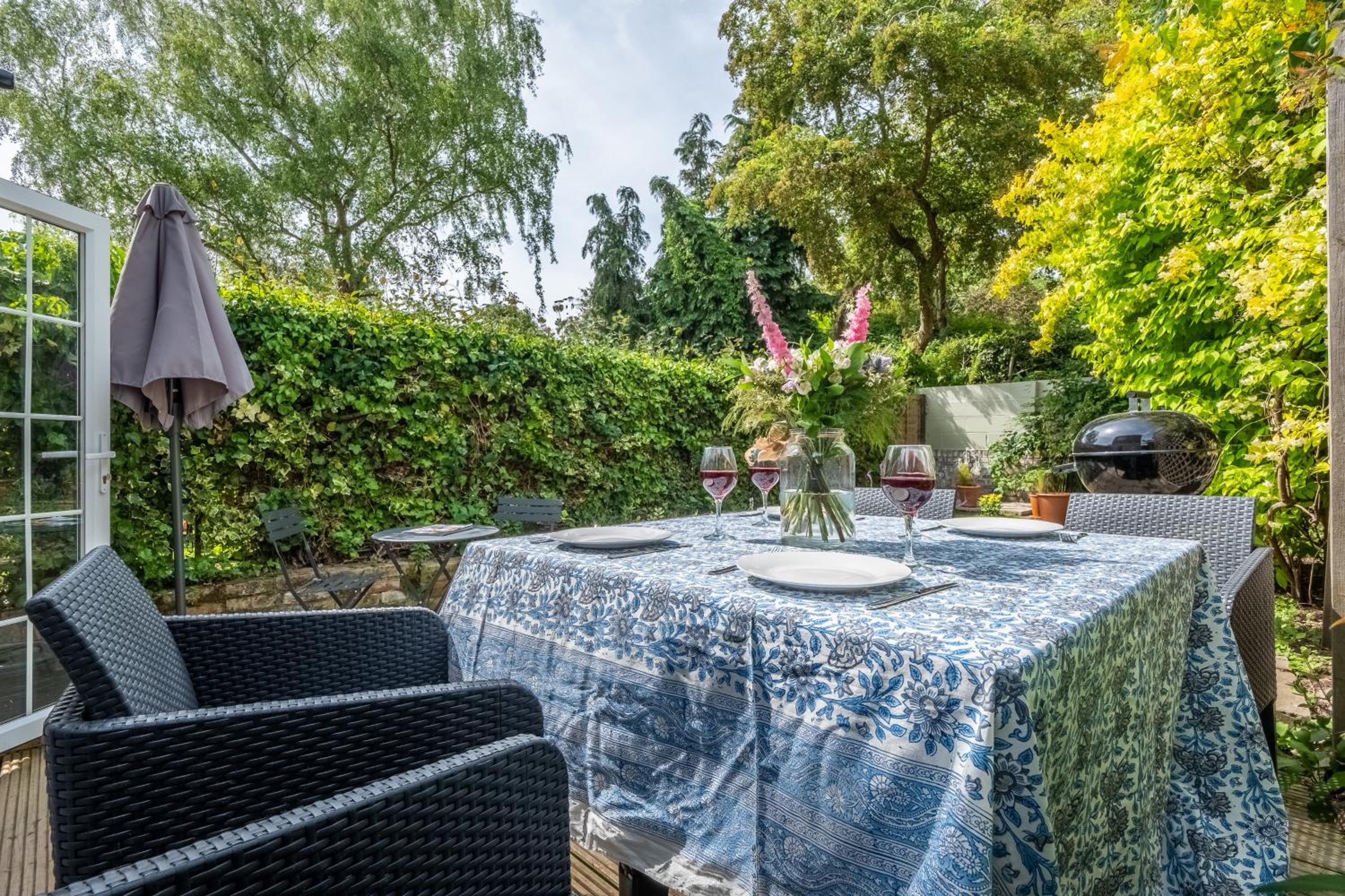 Adorable cottage with a log burner in heavenly village - Constable Lodge view 3
