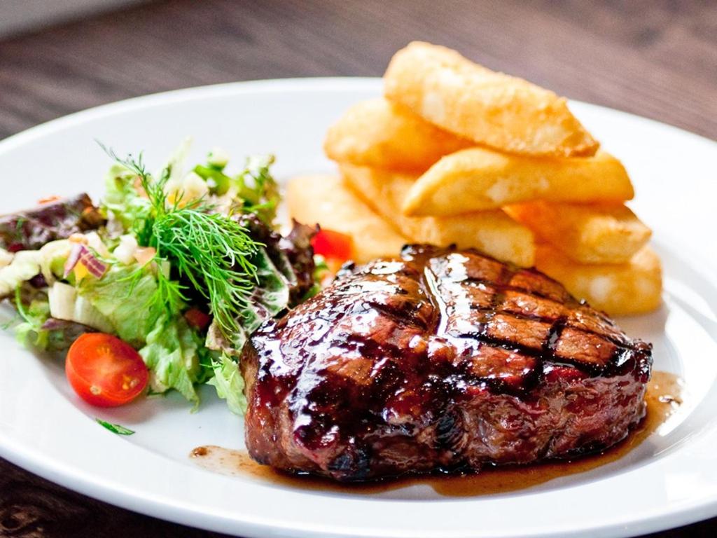 Guildford Vacations - The Percy Arms - Property Image 4