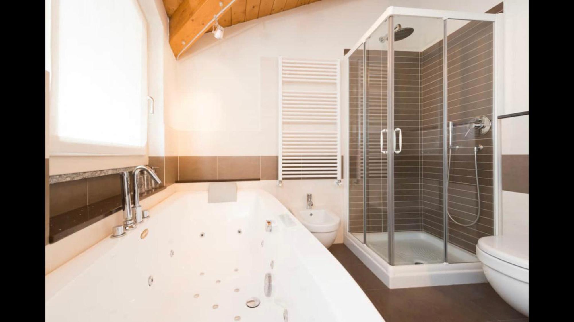 Luxury Lakefront Maisonette view 3
