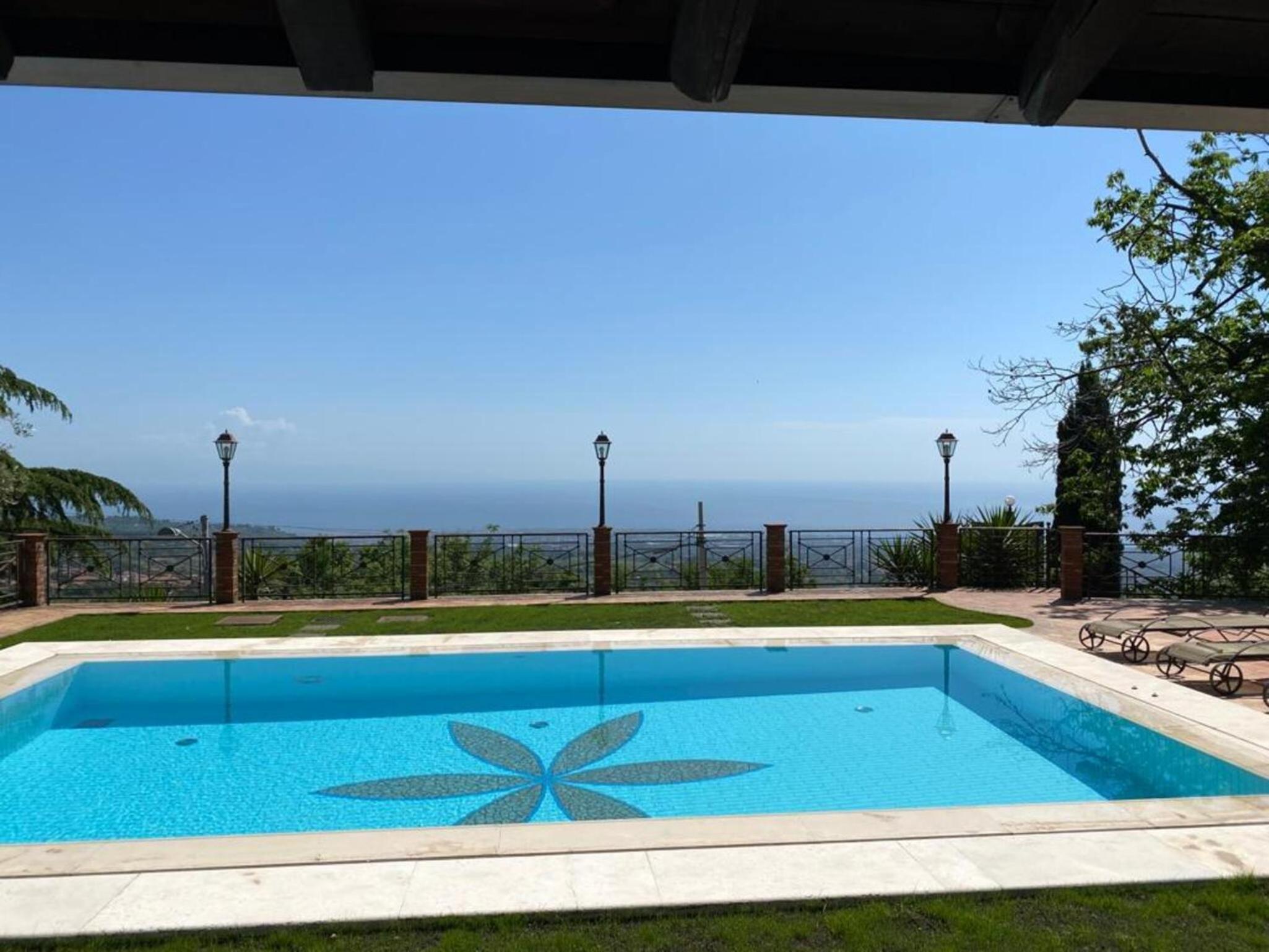 Casa Carlotta view 4