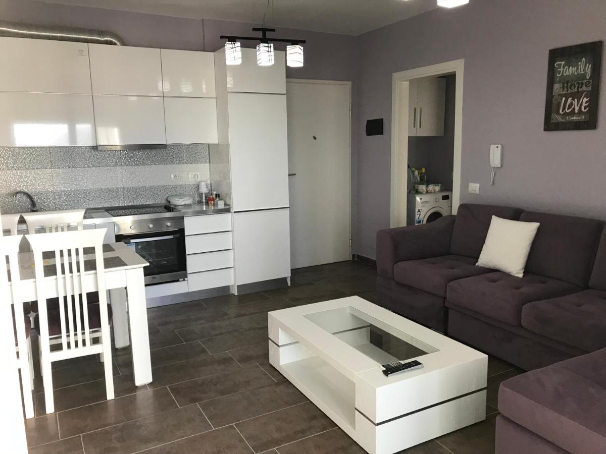 Seaview Apartment photo 4