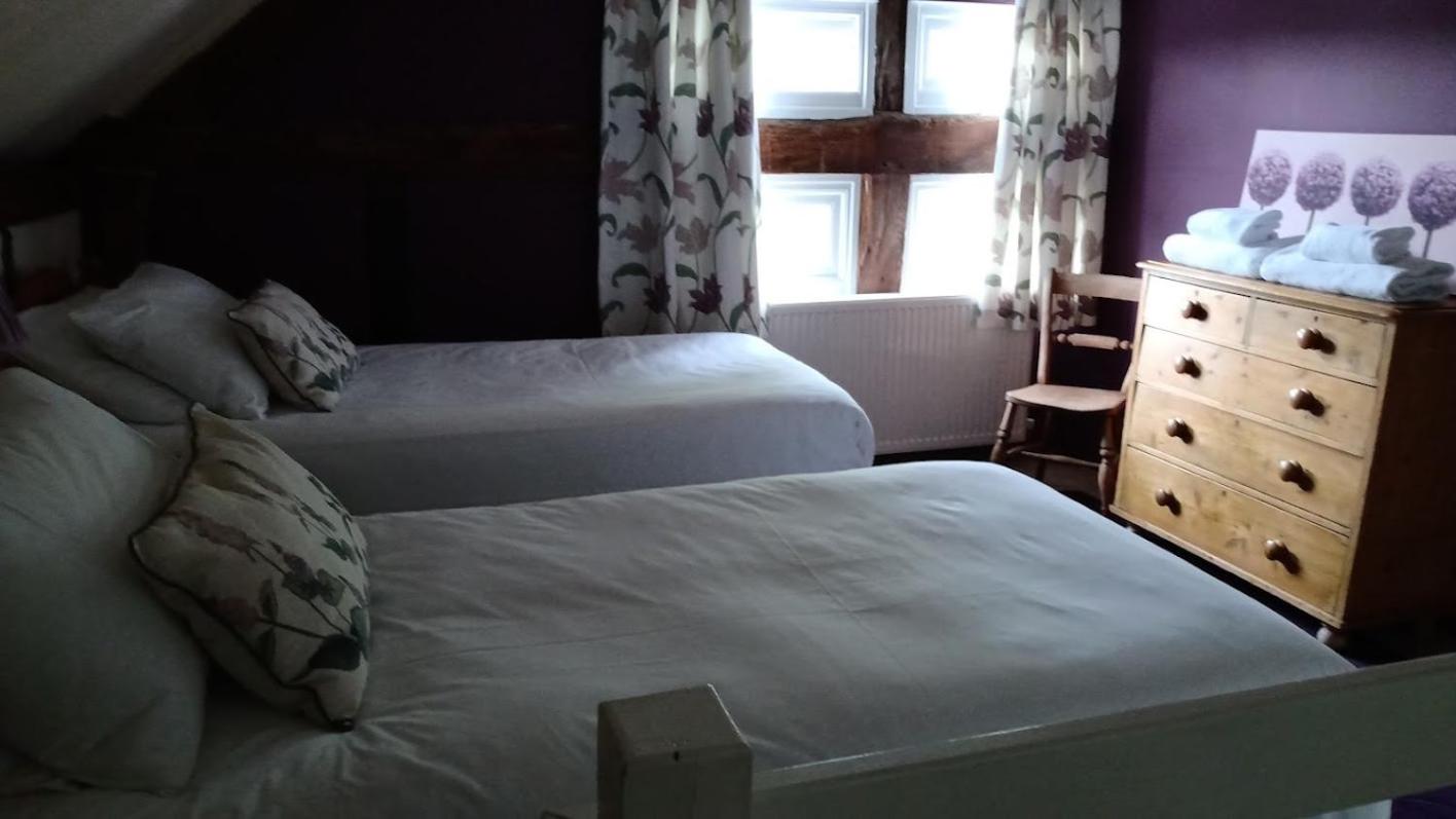 Whitewells Farm Cottages - 7 exceptionally well appointed pet friendly barn conversions set in 10 acres of gardens, fields and woodland suitable from 2 to 