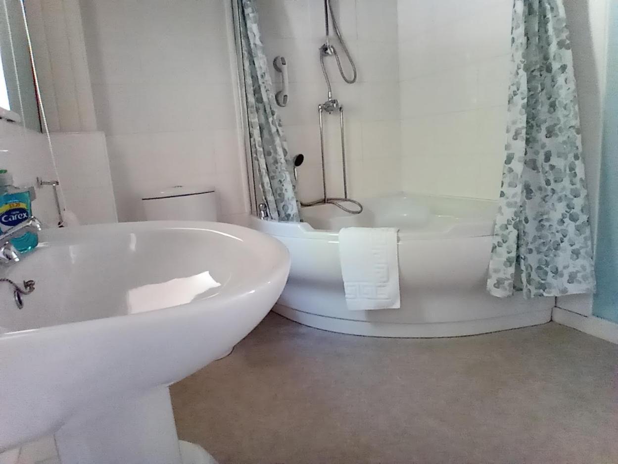 Whitewells Farm Cottages - 7 exceptionally well appointed pet friendly barn conversions set in 10 acres of gardens, fields and woodland suitable from 2 to 