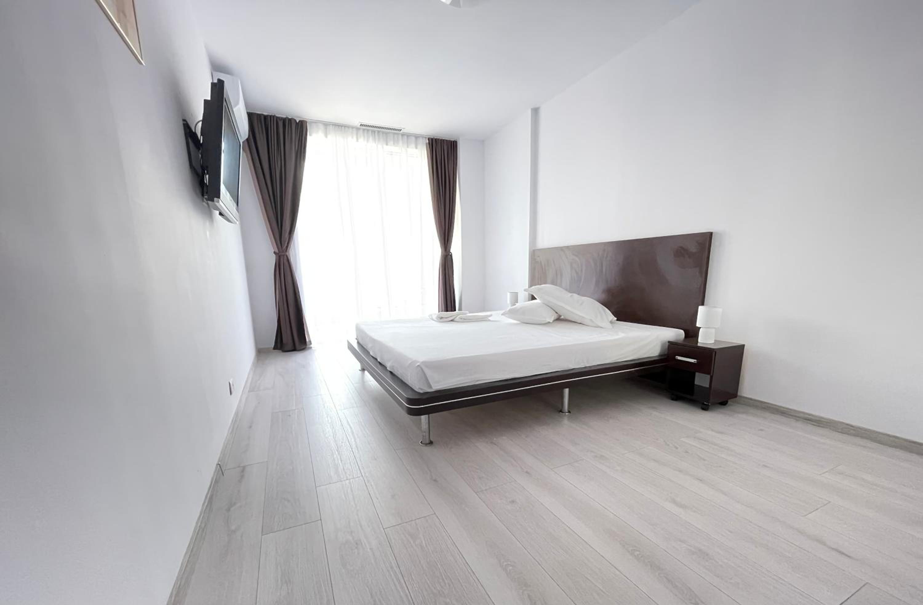 Coralia Luna Park Apartments