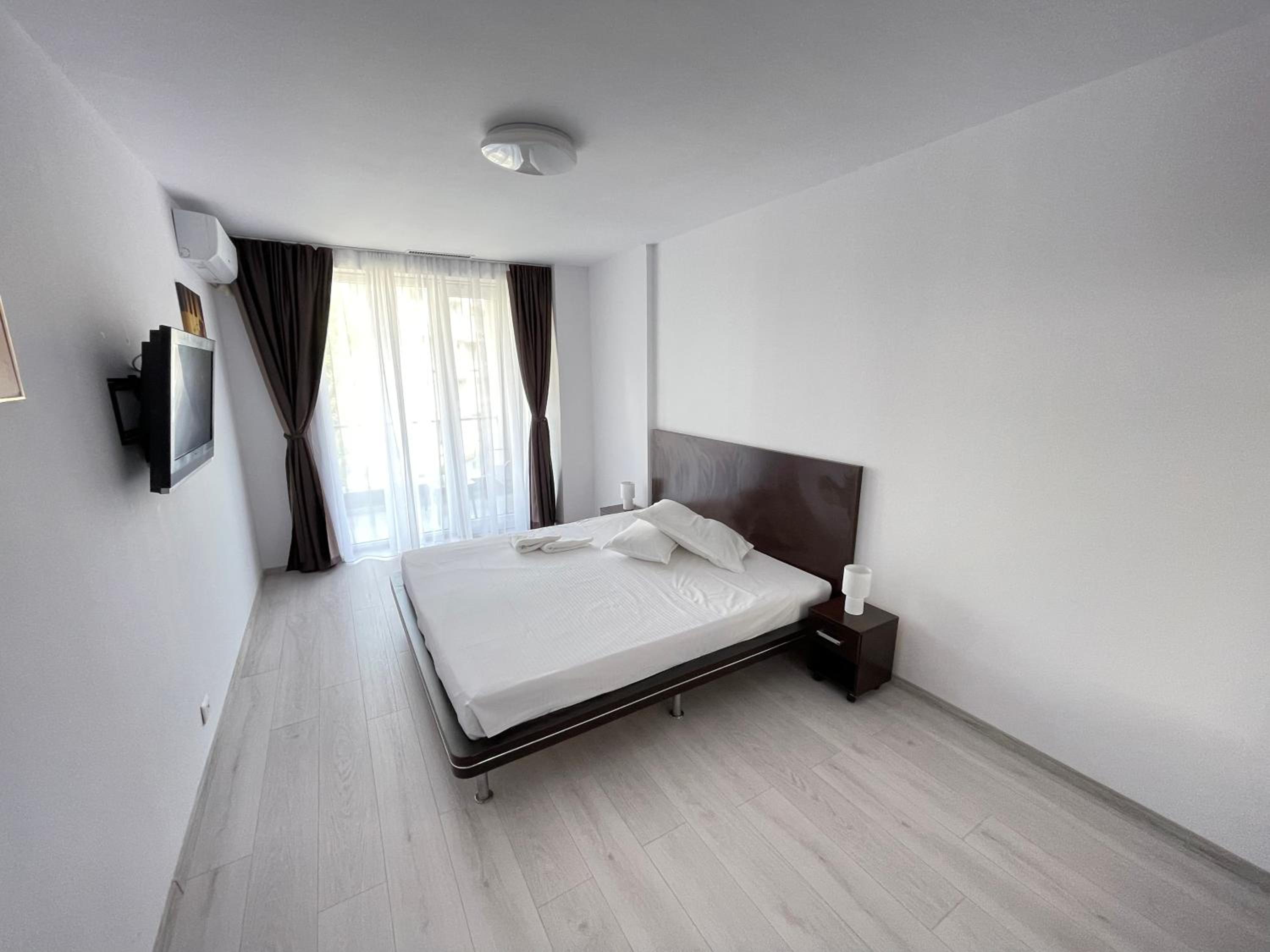 Coralia Luna Park Apartments