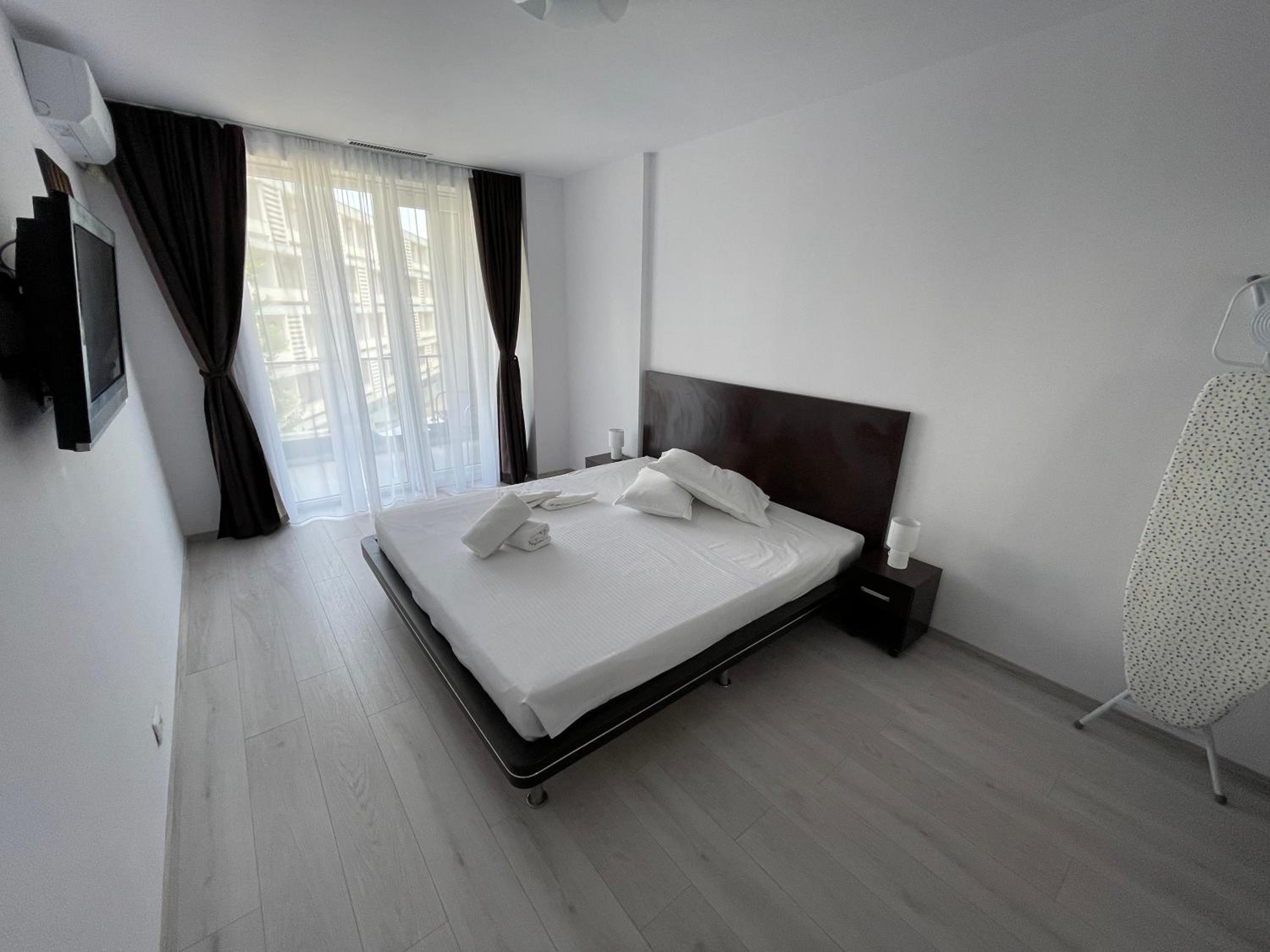 Coralia Luna Park Apartments