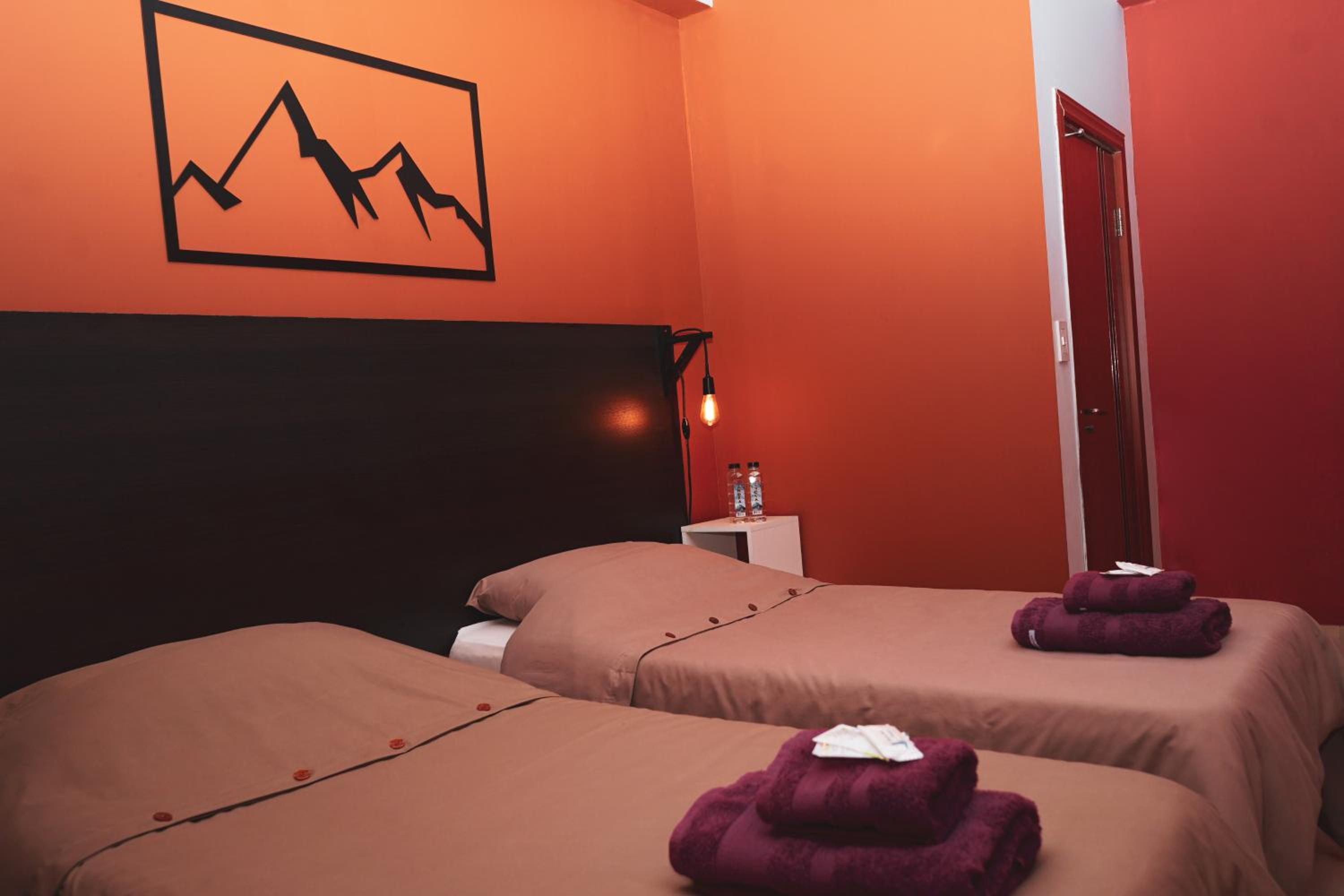 Oshovia Hostel