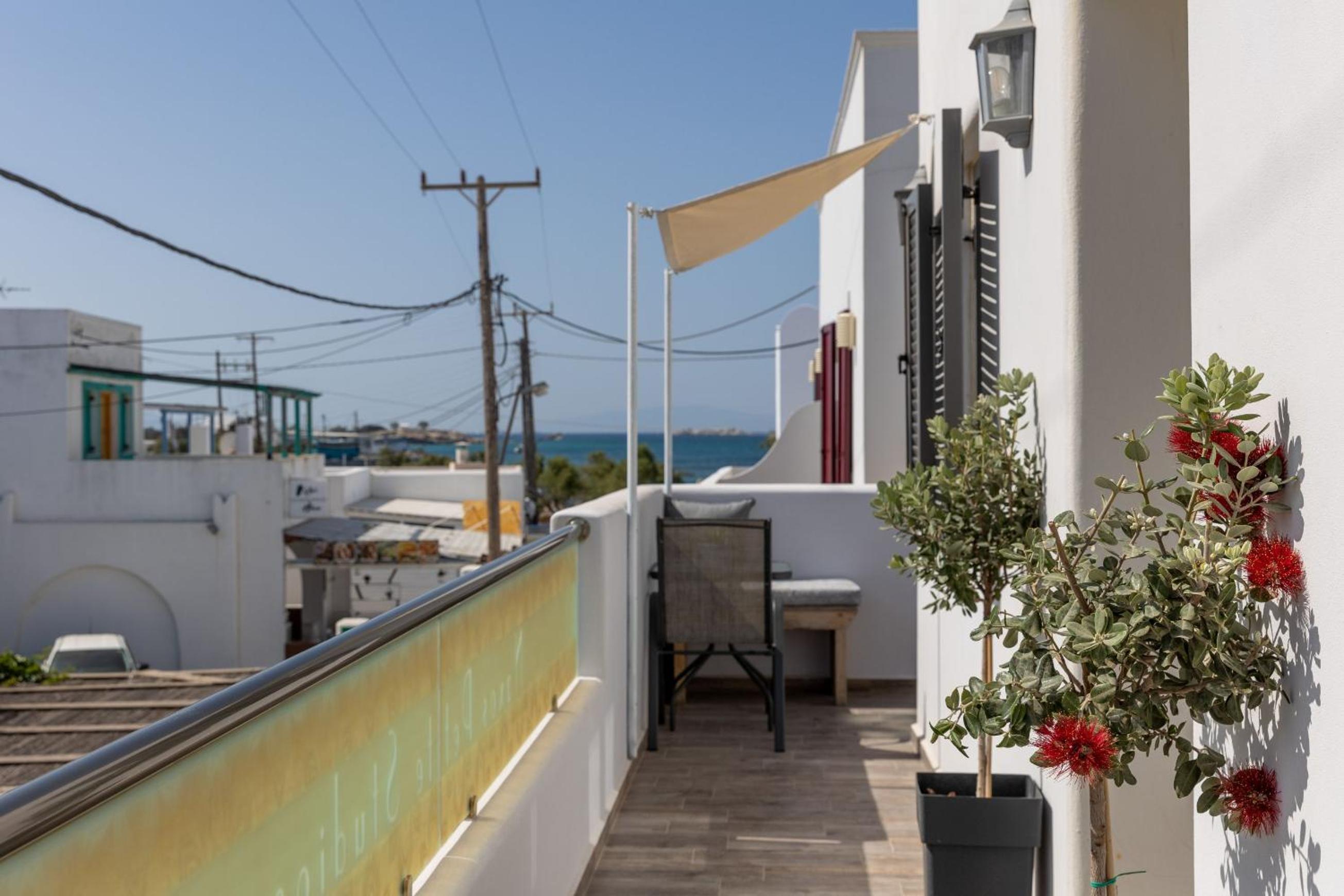 Naxos Petite Studios