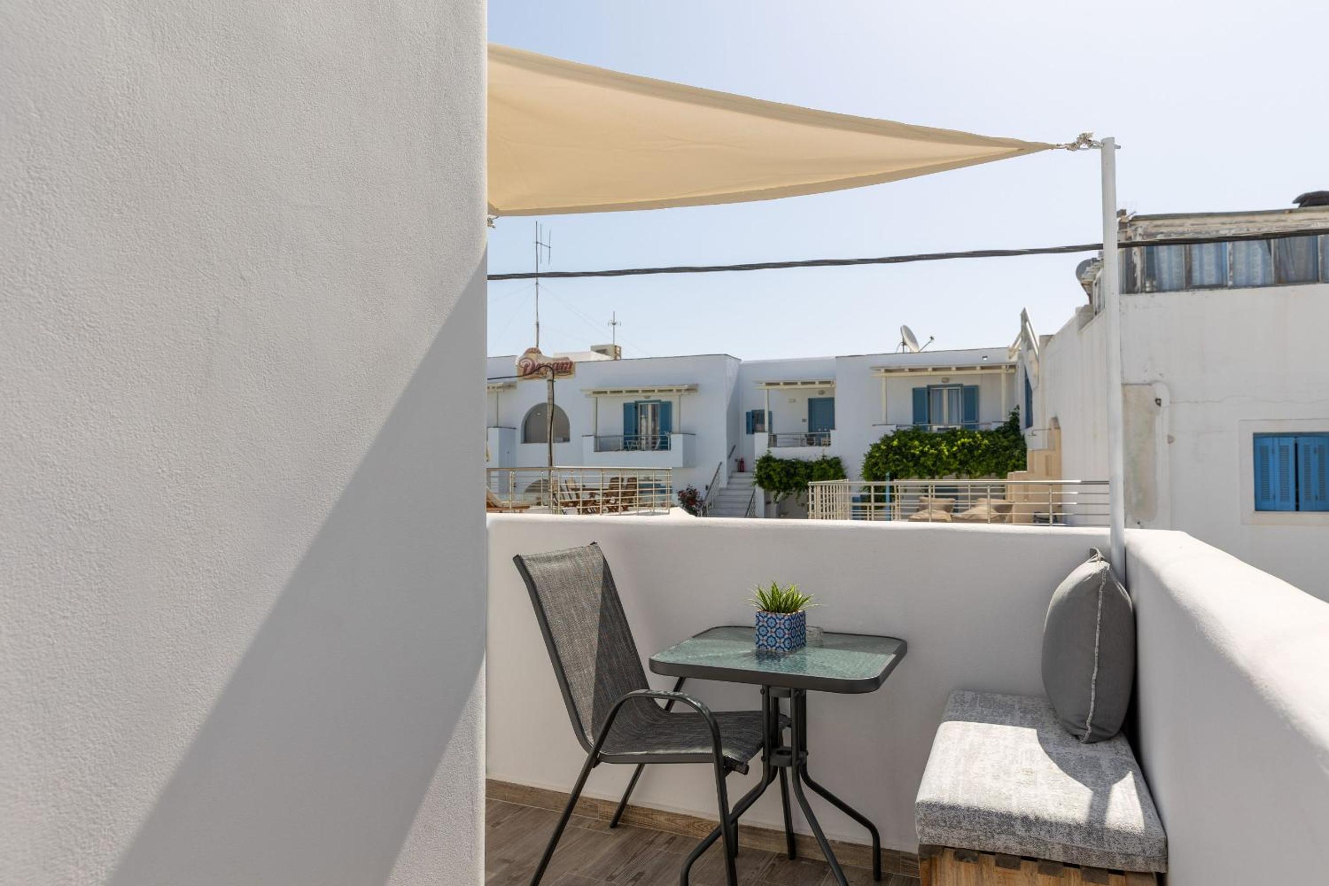Naxos Petite Studios