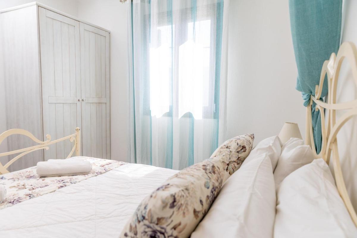 Naxos Petite Studios
