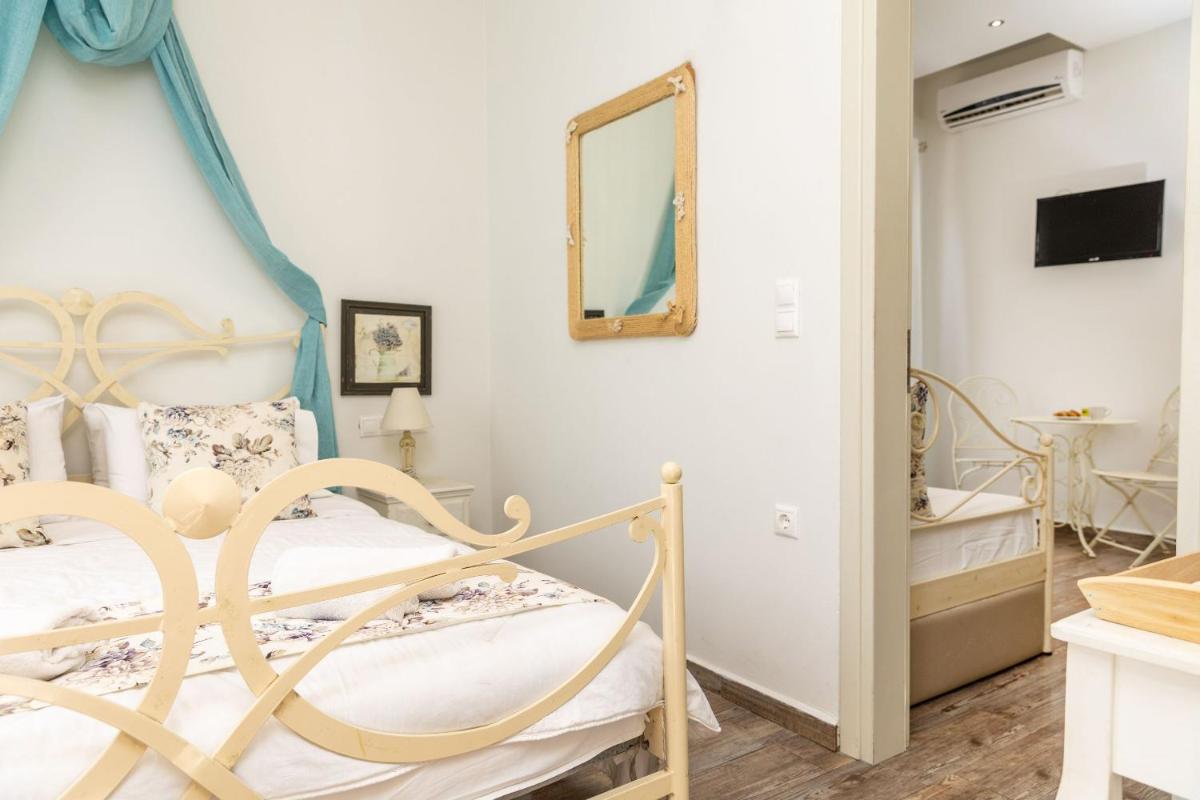 Naxos Petite Studios