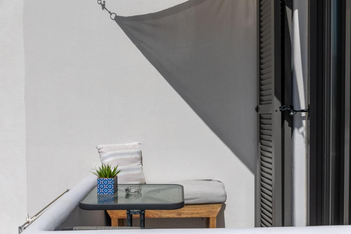 Naxos Petite Studios
